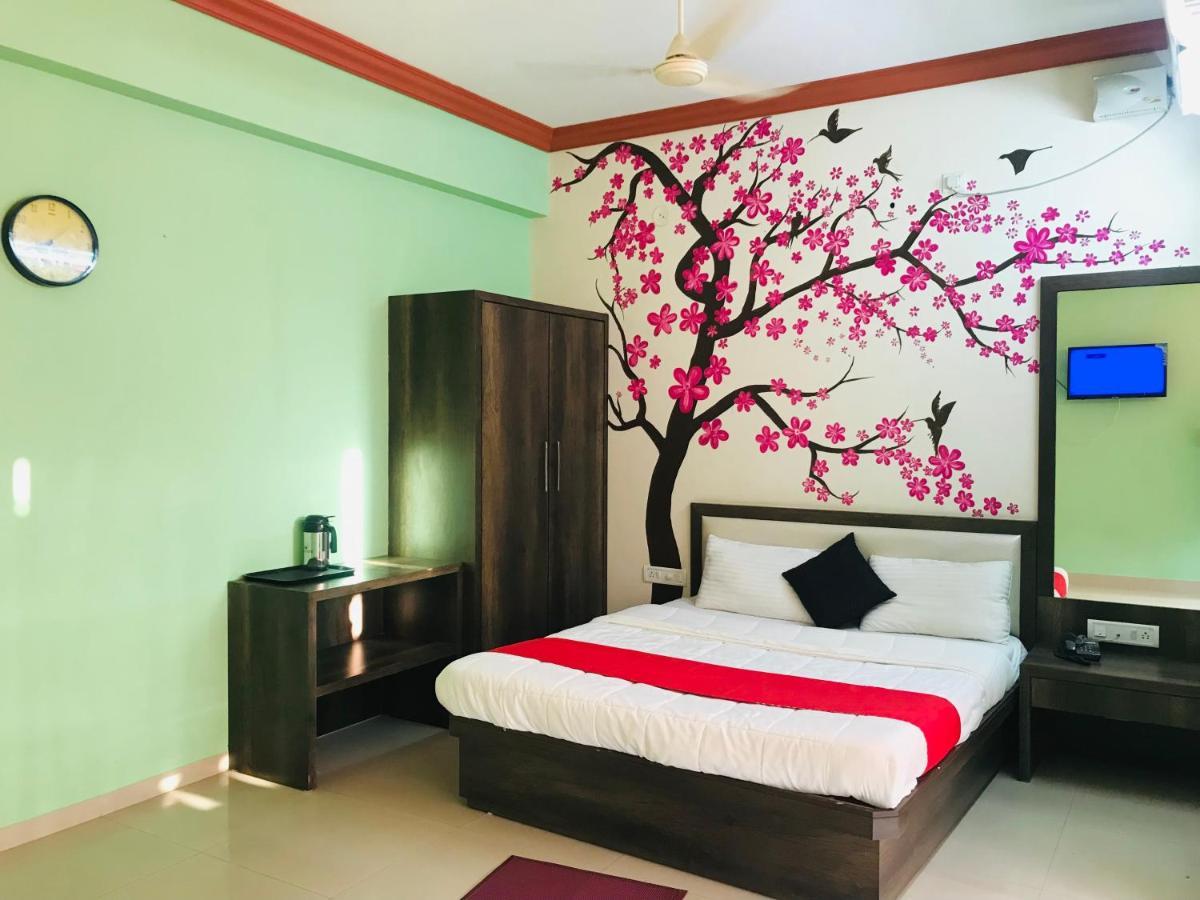 Staymaker Prakash International Gonikoppal Exterior foto